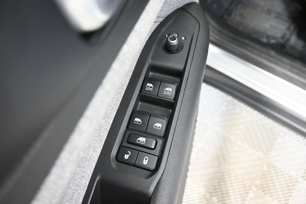 Used 2024 Jeep Compass Latitude AWD/4WD image 19