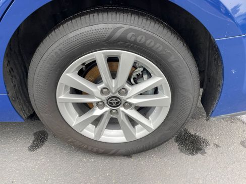 Used 2025 Toyota Camry LE image 30