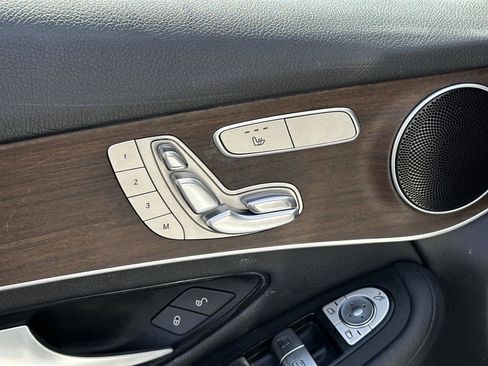 Used 2020 Mercedes-Benz GLC 300 image 22