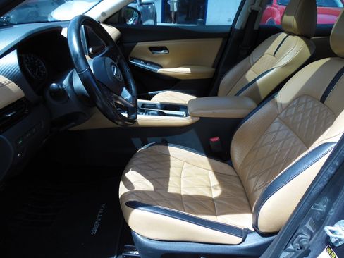 Used 2021 Nissan Sentra SV w/ SV Premium Package FWD image 10