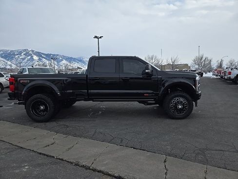 Used 2026 Ford F450 Platinum w/ FX4 Off-Road Package image 8