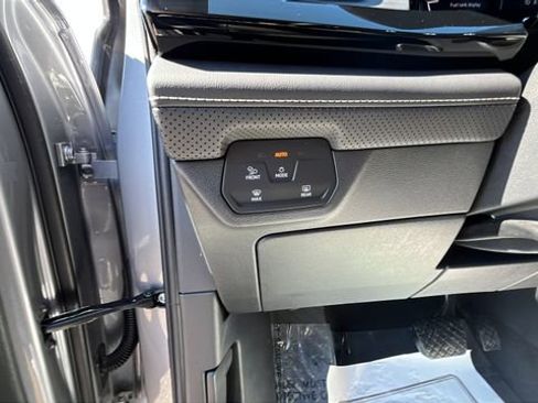 New 2026 Volkswagen Atlas Cross Sport SE image 11