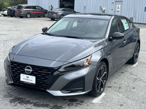 New 2026 Nissan Altima 2.5 SR AWD/4WD image 3