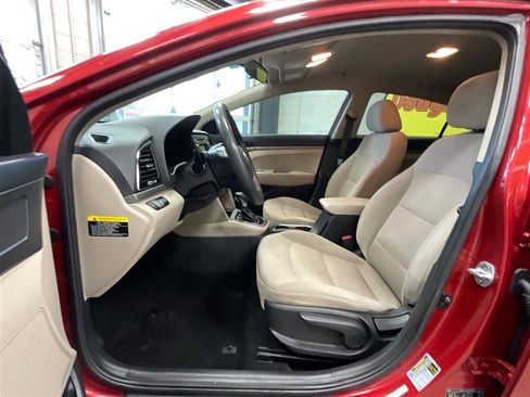 Used 2017 Hyundai Elantra SE w/ Cargo Package image 11