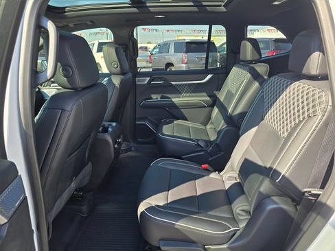 Used 2025 GMC Acadia Denali w/ Super Cruise Package AWD/4WD image 17