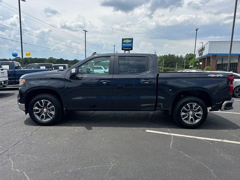 Used 2024 Chevrolet Silverado 1500 LT AWD/4WD image 9