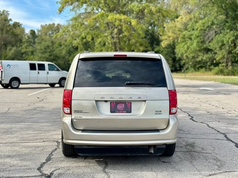 Used 2013 Dodge Grand Caravan Crew FWD image 7