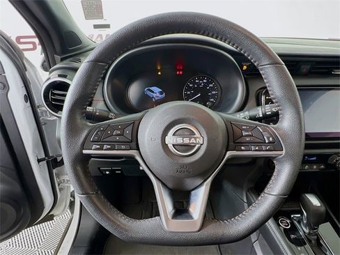 Used 2024 Nissan Kicks SR image 12