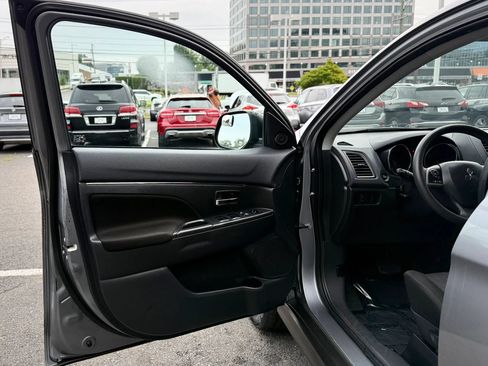Used 2022 Mitsubishi Outlander Sport SE AWD/4WD image 9