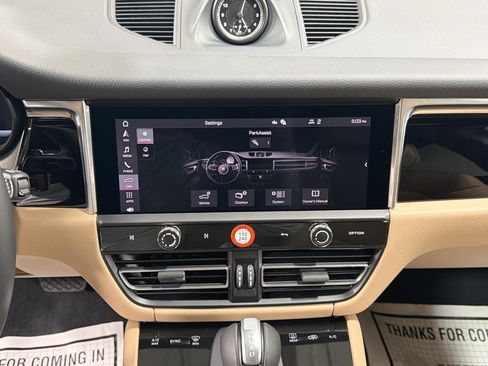 Certified 2026 Porsche Macan AWD/4WD image 29