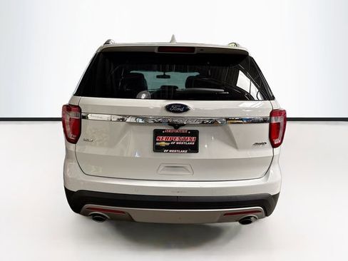 Used 2016 Ford Explorer XLT w/ Equipment Group 202A AWD/4WD image 5