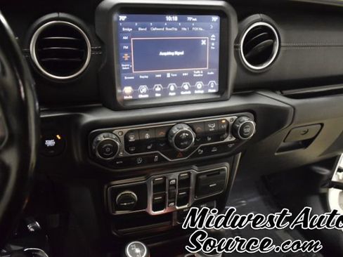 Used 2020 Jeep Gladiator Overland image 18