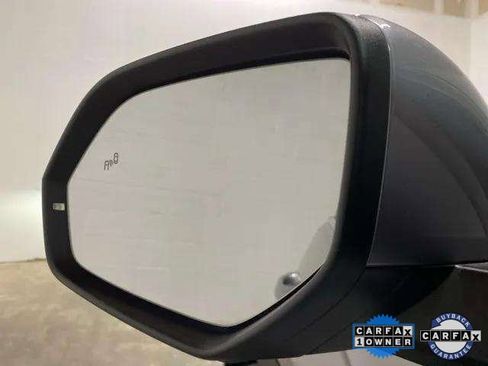 Used 2025 Volkswagen Atlas Cross Sport SE w/ Black Wheel Package image 87