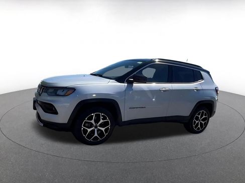Used 2025 Jeep Compass Limited image 8