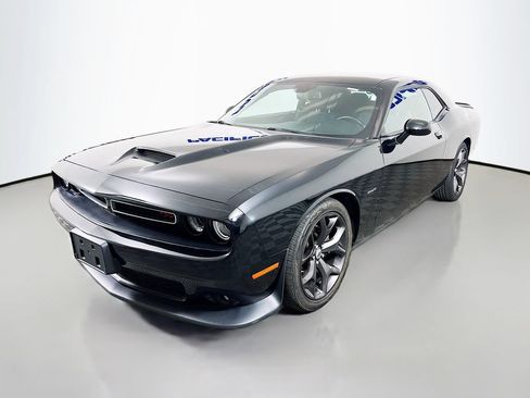 Used 2019 Dodge Challenger R/T RWD image 4