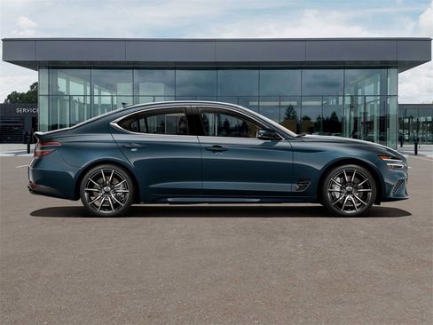 Used 2025 Genesis G70 2.5T image 4