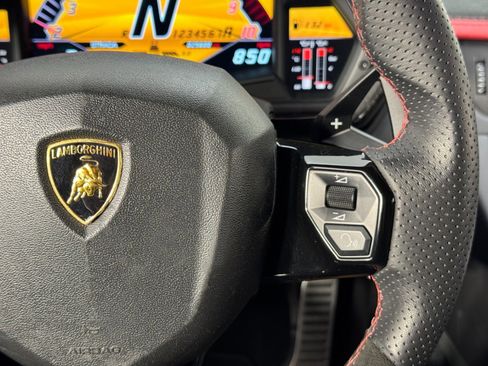 Used 2017 Lamborghini Aventador S image 26