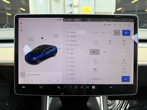 Used 2018 Tesla Model 3 Mid Range RWD image 14