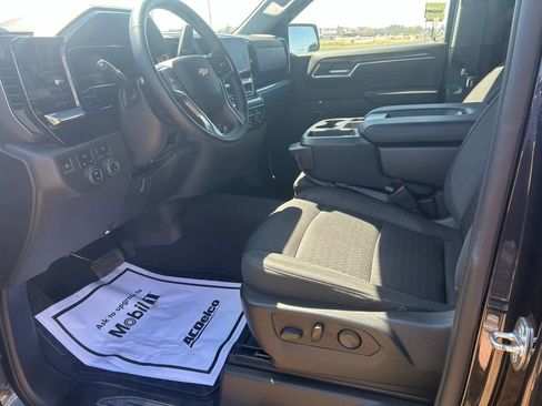 Used 2023 Chevrolet Silverado 1500 LT image 10