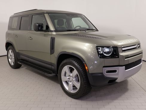 Used 2024 Land Rover Defender 110 S AWD/4WD image 6