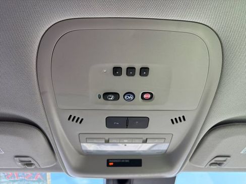 Used 2014 Chevrolet Volt Premium w/ Premium Trim Package FWD image 22