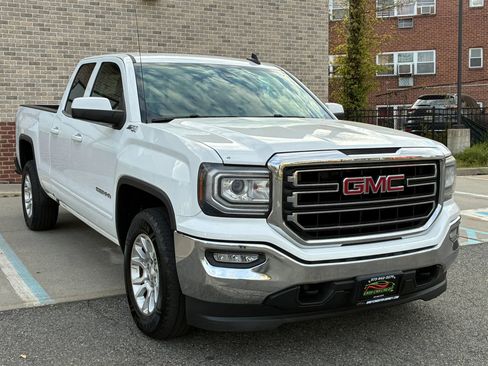 Used 2018 GMC Sierra 1500 SLE w/ SLE Value Package AWD/4WD image 8