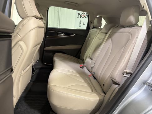 Used 2023 Lincoln Nautilus AWD w/ Premium Package image 10
