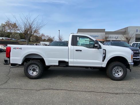 New 2026 Ford F250 XL w/ XL Off-Road Package image 3