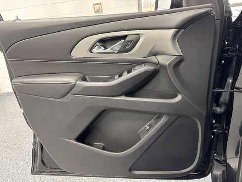 Used 2023 Chevrolet Traverse LT w/ Midnight/Sport Edition image 25