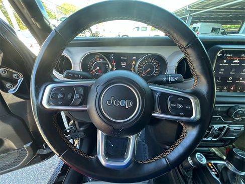 Used 2021 Jeep Gladiator Overland image 23