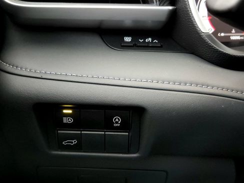 Used 2025 Toyota Highlander XSE AWD/4WD image 37