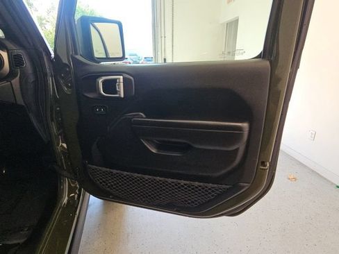 Used 2021 Jeep Wrangler Unlimited Sport AWD/4WD image 31