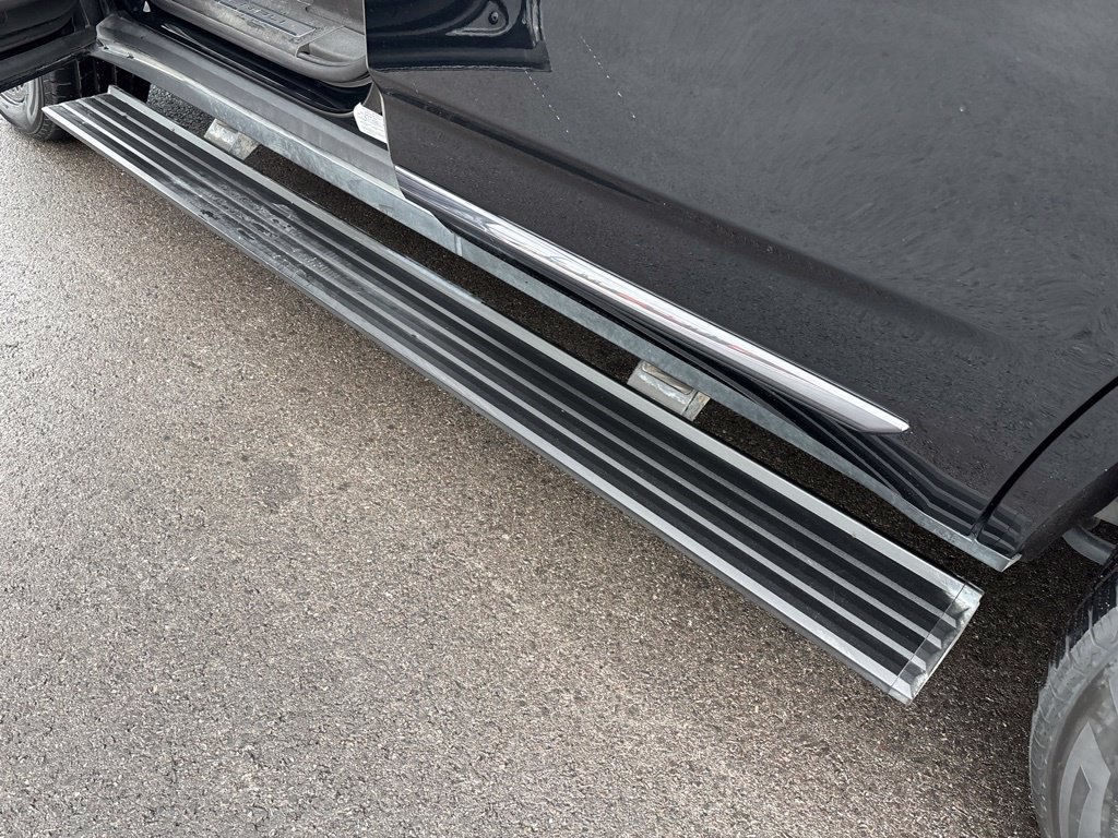 Used 2023 GMC Yukon Denali Ultimate w/ LPO, Floor Liner Package AWD/4WD image 18