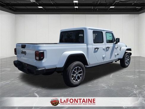 New 2025 Jeep Gladiator Sport image 5