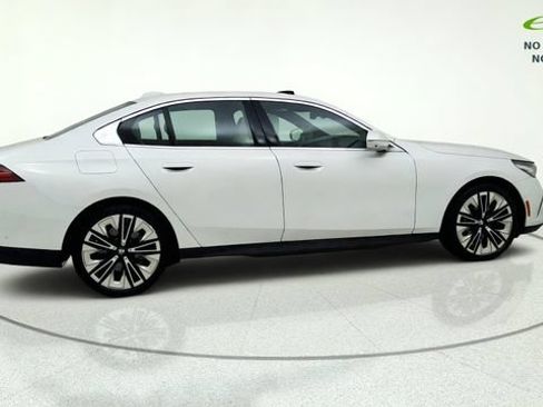 Used 2025 BMW 540i xDrive AWD/4WD image 7