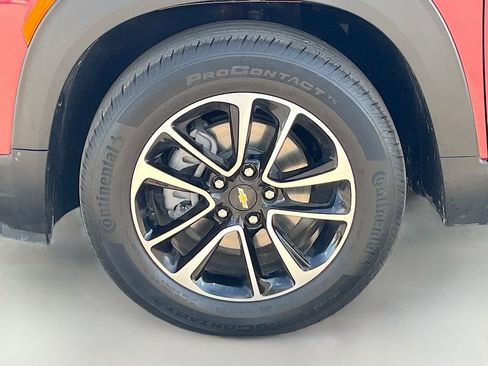 Used 2024 Chevrolet TrailBlazer LT w/ LT Cold Weather Package FWD image 29