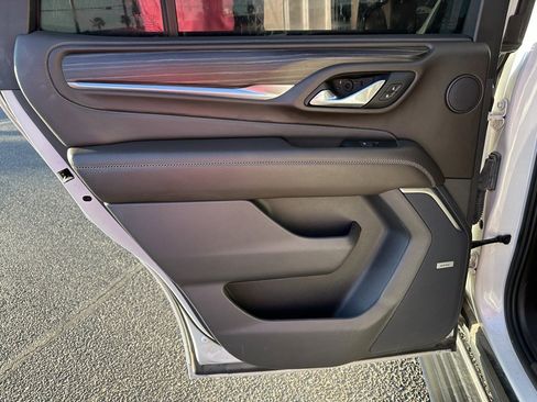 Used 2021 GMC Yukon Denali w/ Denali Premium Package image 17