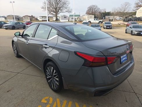 Used 2024 Nissan Altima 2.5 SV w/ SV Premium Package image 5