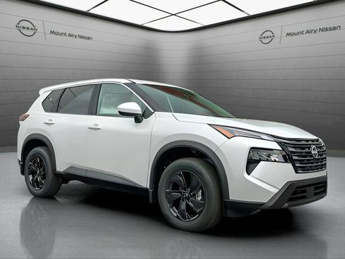 New 2026 Nissan Rogue SV AWD/4WD image 2