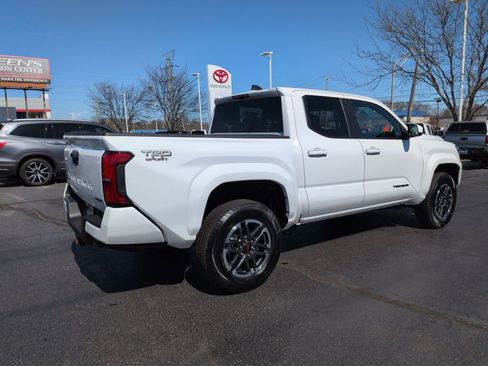 Used 2025 Toyota Tacoma TRD Sport image 5
