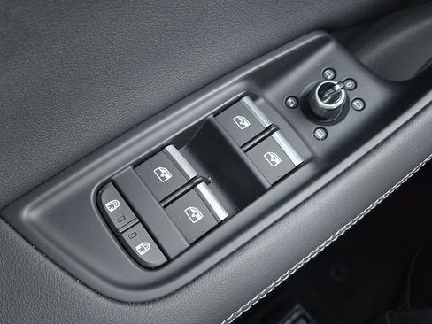 Used 2025 Audi Q7 3.0T Prestige w/ Prestige Package image 31