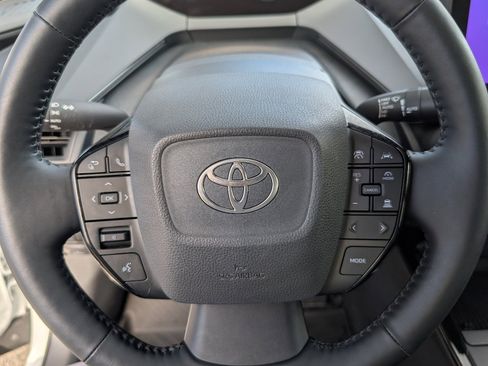 Used 2025 Toyota Prius XLE image 18