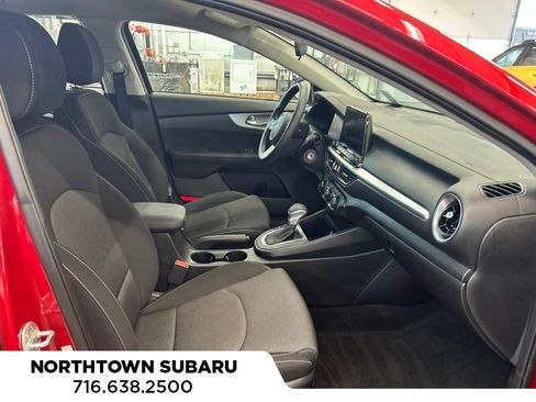 Used 2023 Kia Forte LXS FWD image 4