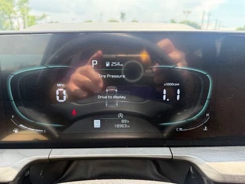 Used 2025 Kia Telluride EX X-Line AWD/4WD image 12