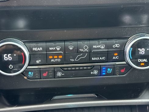 Used 2019 Ford Expedition XLT w/ Equipment Group 202A AWD/4WD image 49