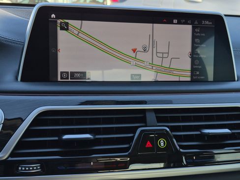 Certified 2022 BMW 750i xDrive w/ Executive Package image 18