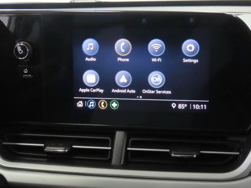 Used 2025 Chevrolet Trax LS FWD image 11