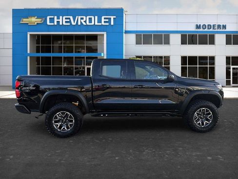 Used 2024 Chevrolet Colorado ZR2 w/ Technology Package image 4