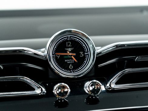 New 2025 Bentley Bentayga Extended Wheelbase image 40