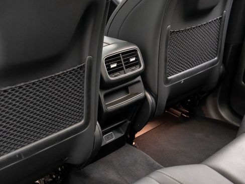 Used 2025 Mercedes-Benz GLE 350 4MATIC image 19